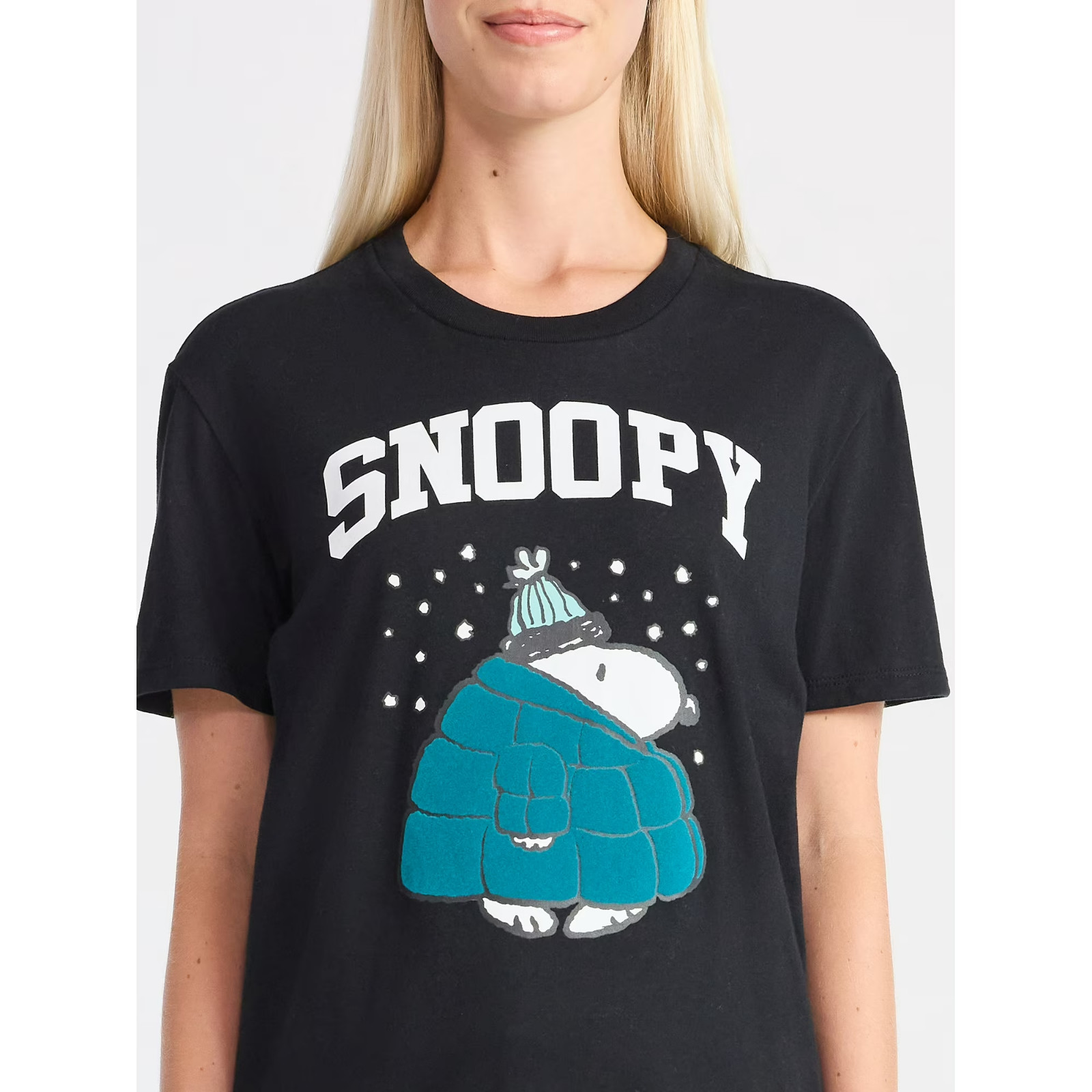 Snoopy Women’s Graphic Print Tee with Short Sleeves, Size XS, Regular Fit, Black