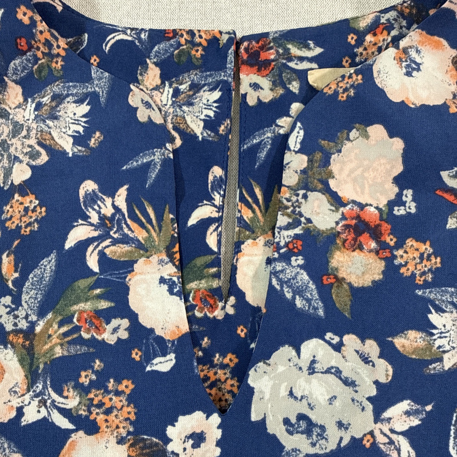 41 Hawthorne Scalloped Cap Sleeve Blouse Xs Womens Blue Floral V Neck Key Hole