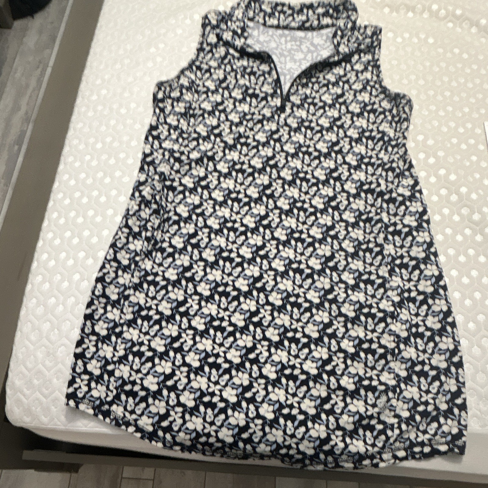 Tommy Bahama Women’s M Blue/White Floral Sleeveless 1/2 Zip Dress