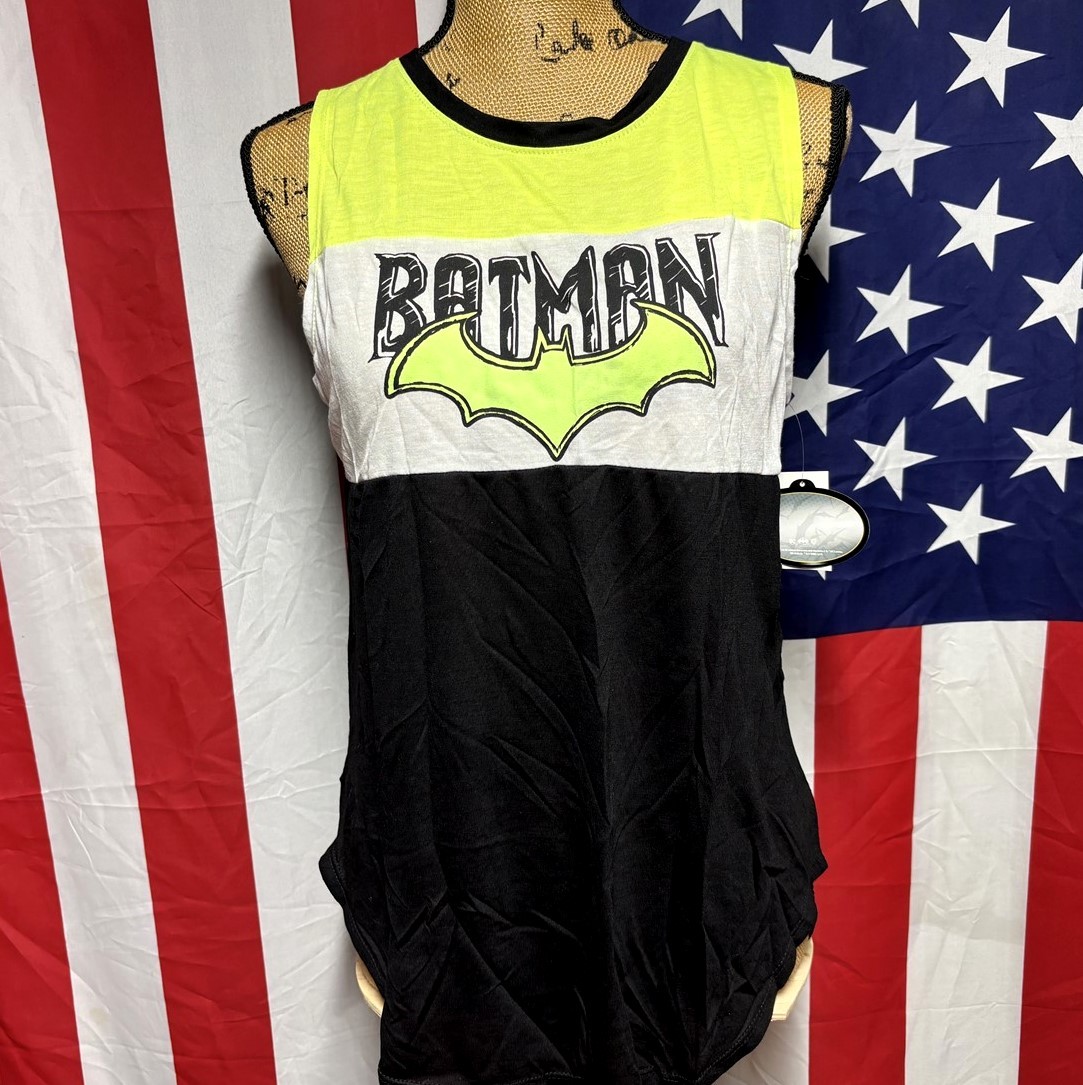 BATMAN juniors tank top M sleeveless 7 9 neon graphic DC Comics superhero NWT