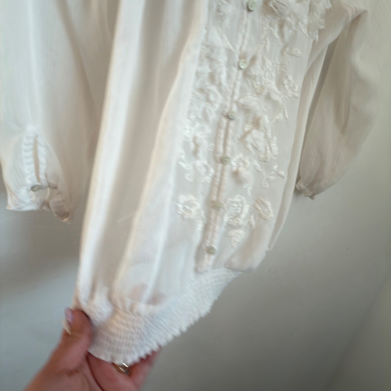 Abercrombie & Fitch Cream Floral Embroidered Sheer Blouse Smocked Waist Small