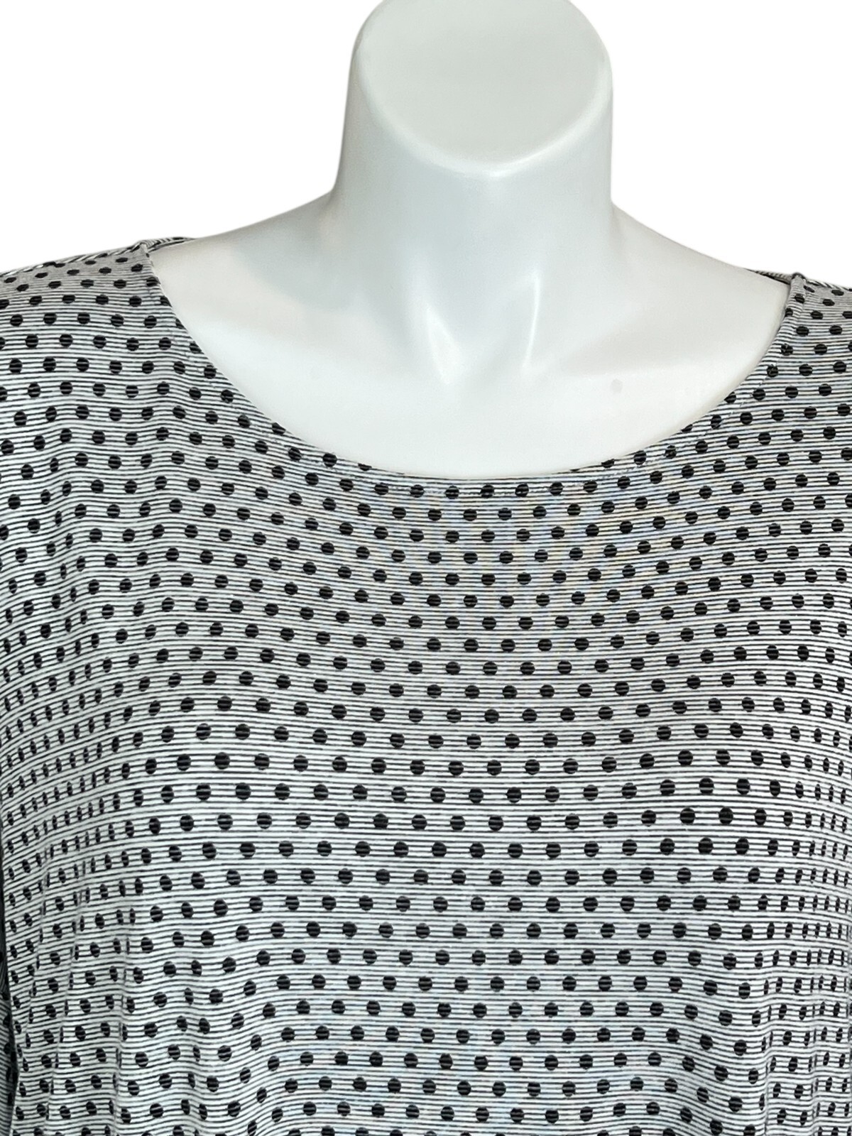 Jones New York Woman 3X White Black Dot Short Flounce Sleeve Easy Care Stretch