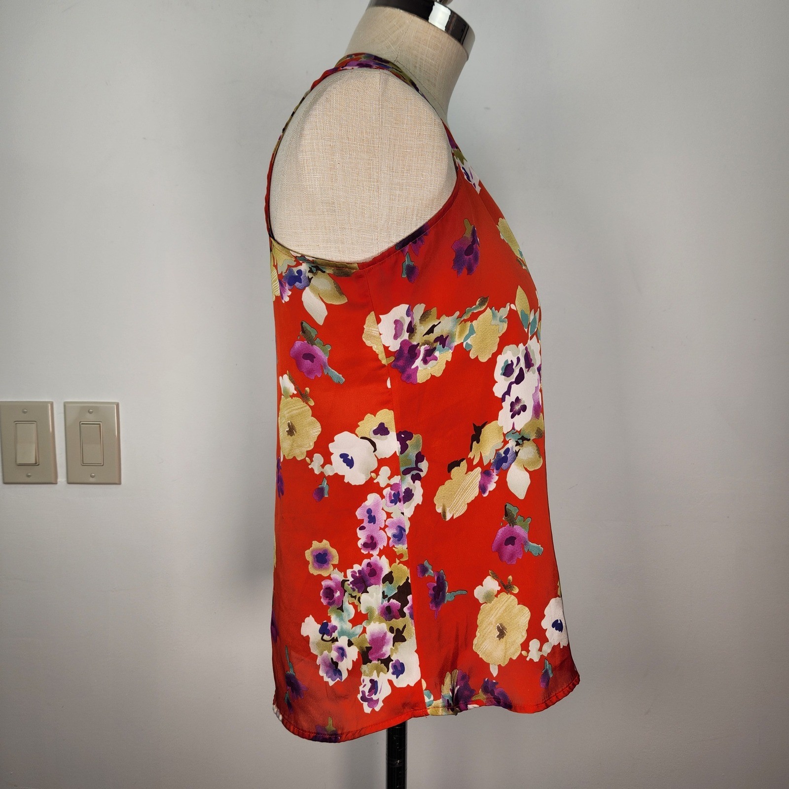 Hale Bob Red Floral Sleeveless Blouse V-Neck Button Top HBD2626 Medium Satin