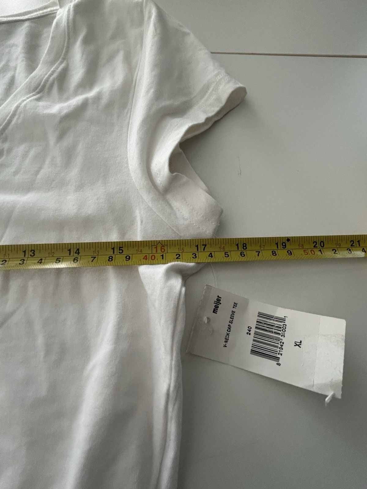 Tshirt Relaxed Fit V-Neck Short Sleeve T-Shirt – 100% Cotton Aveto X-Large NWT