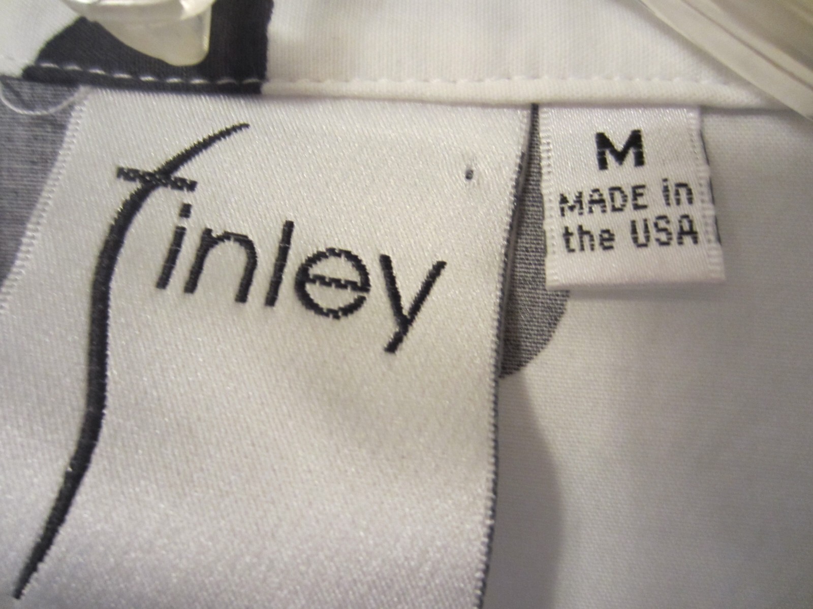 NWT women’s long sleeve shirt with waist sash Finley Size M white/black RET 260