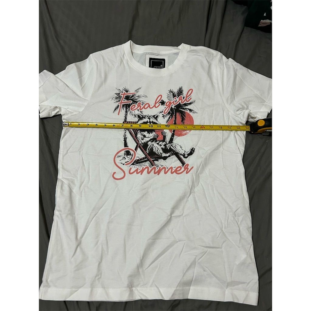 Lily & Lottie Feral Girl Summer Raccoon White Graphic Tee Women’s Large