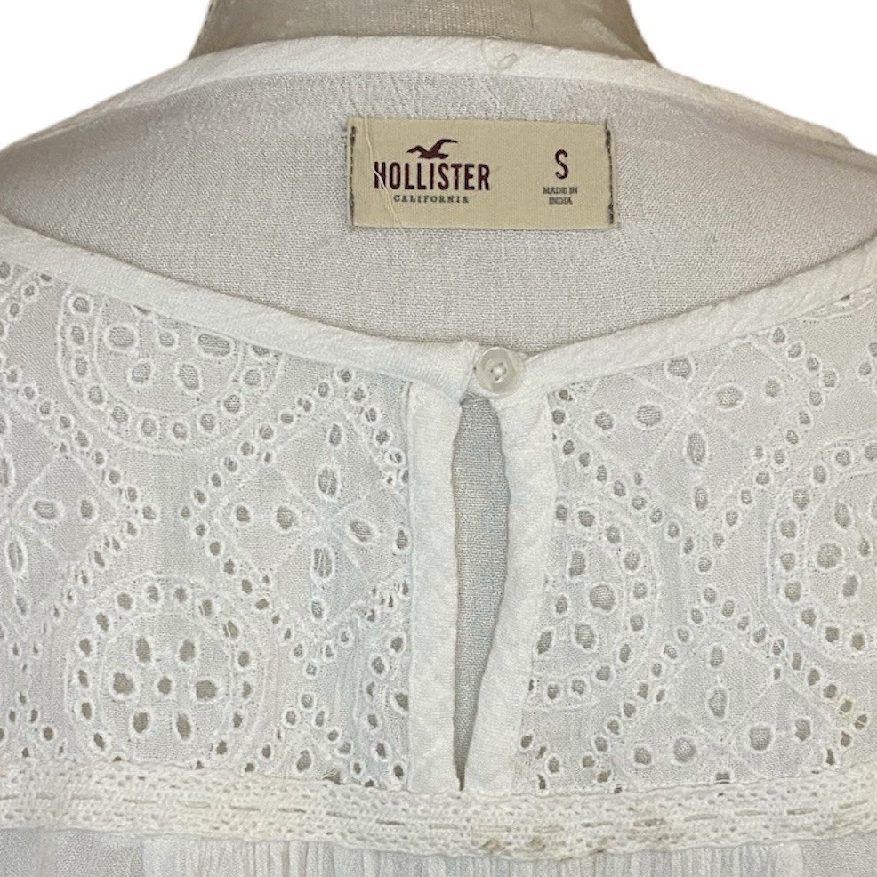 Hollister White Ruffle Sleeve Eyelet Flared Top Sz S