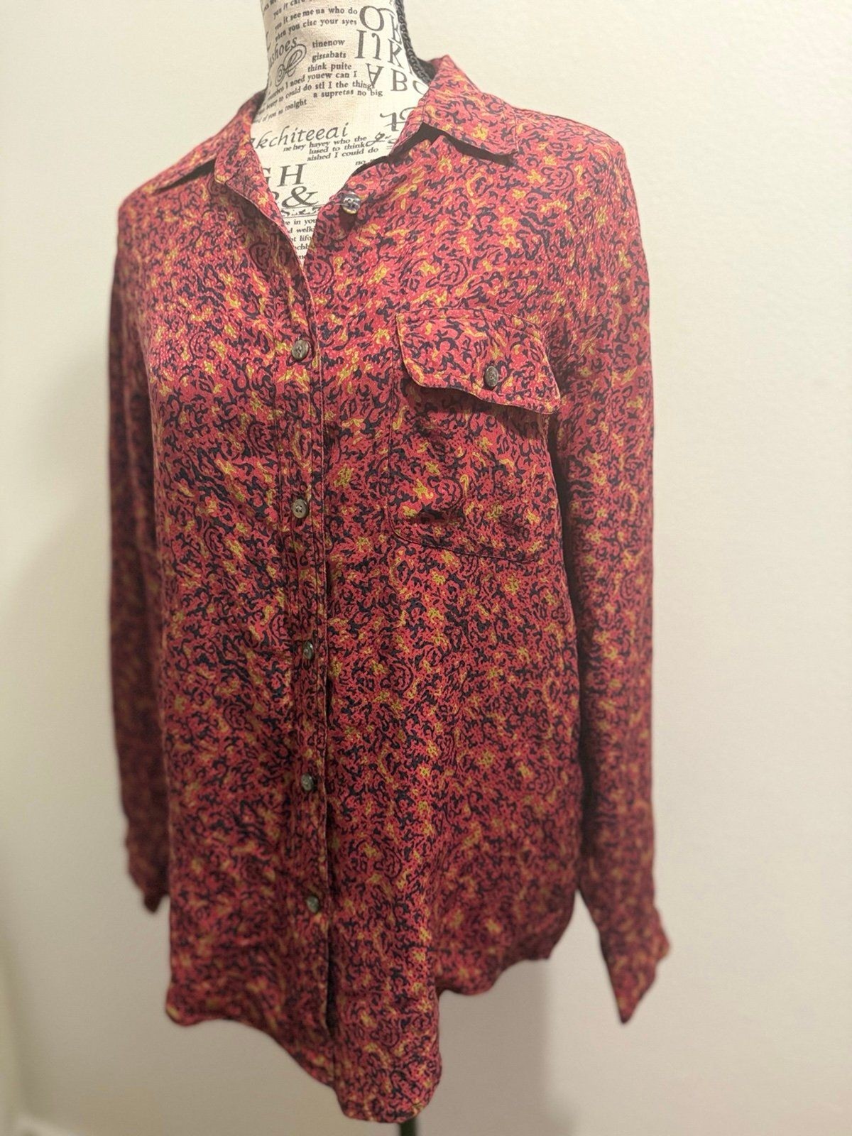 August Silk Red Black Gold Patterned 100% Silk Cottage Core Button-Up Shirt M