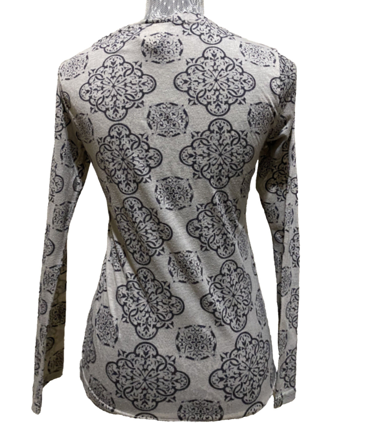 Marika Balance Collection Womens M Gray Medallion Print Long Sleeve Stretch Yoga