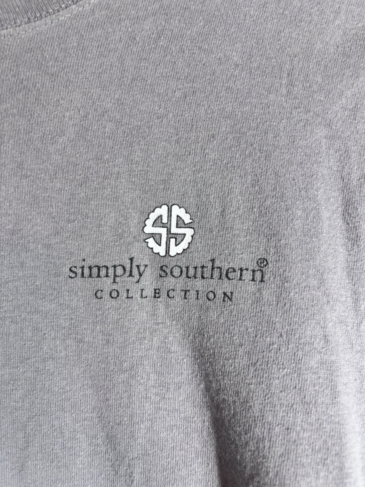 Southern Charm Collection Live Life Simply follow your heart. Size Small