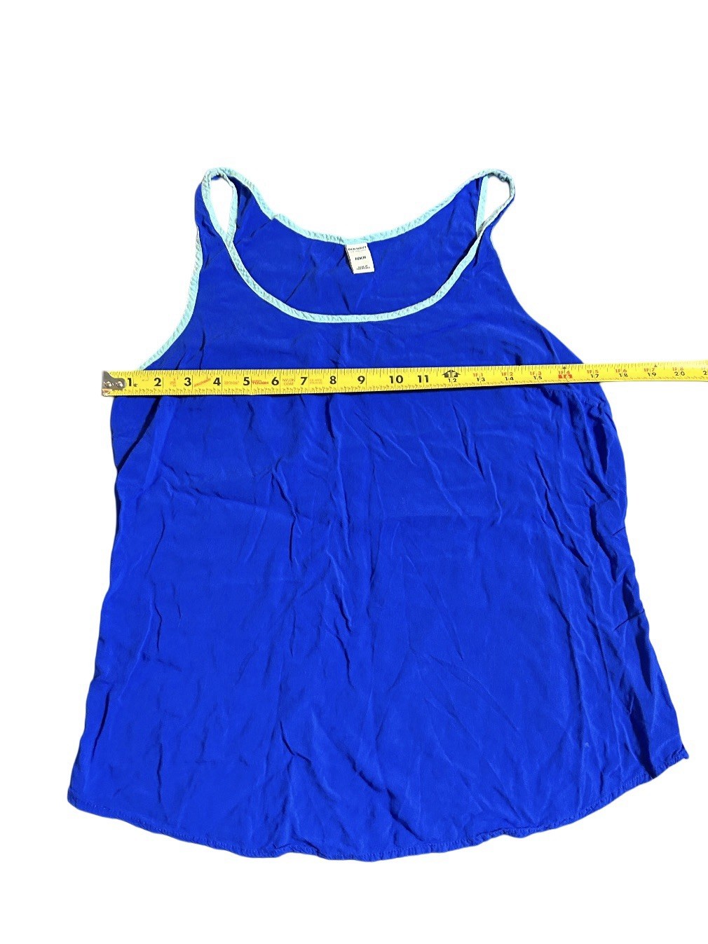 Old Navy Silky Lightweight Sleeveless Blouse Top Women’s Medium Classic