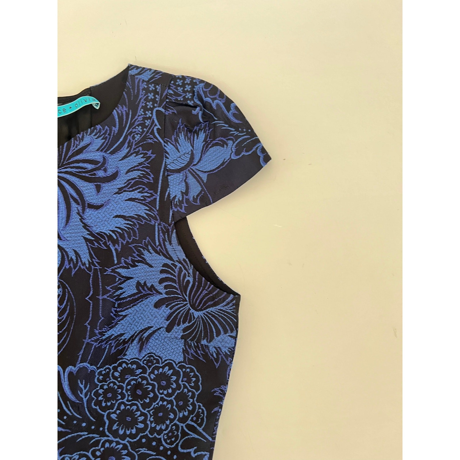 READ Alice + Olivia Blue Bateau Neckline Short Sleeve Blouse Size XS/S