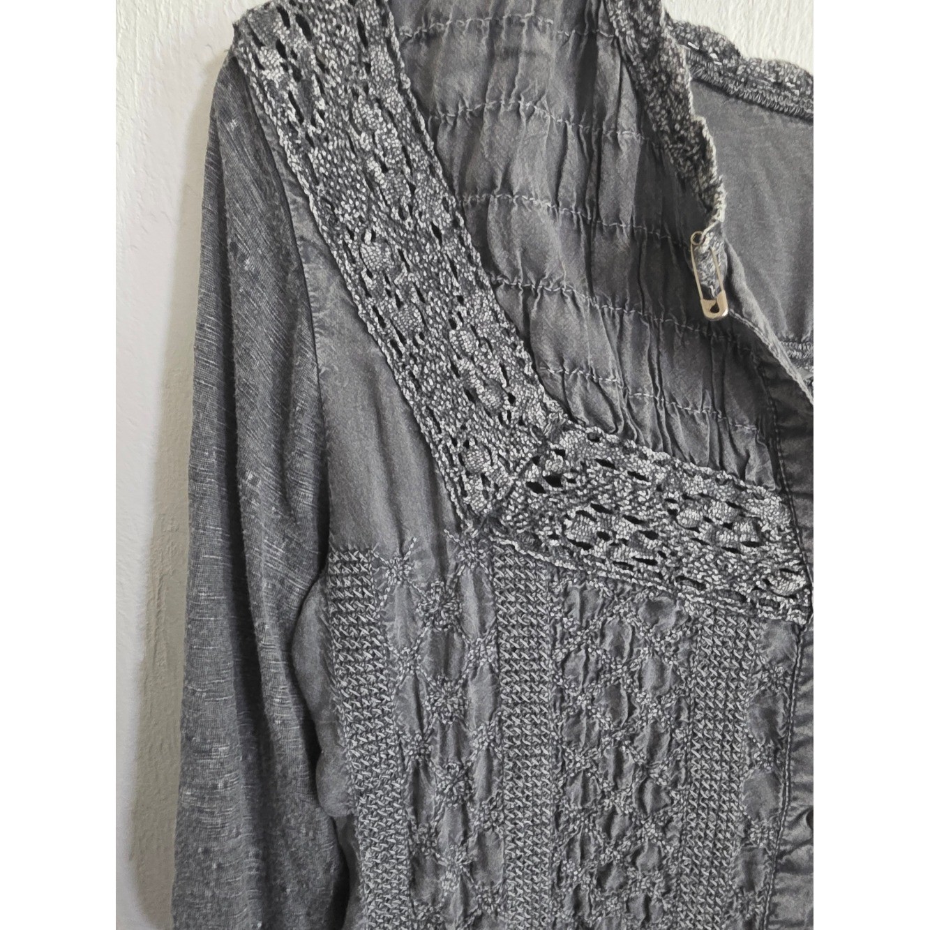 Solitaire Women’s Gray Crochet-Detail Button Front Top
