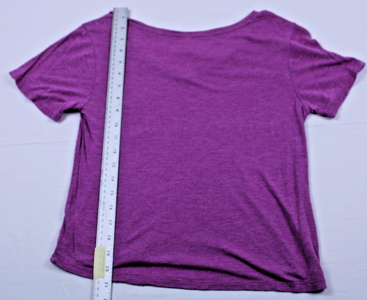 Tresics Women’s Purple V-Neck Pocket T-Shirt Size Small Heather Short Sleeve