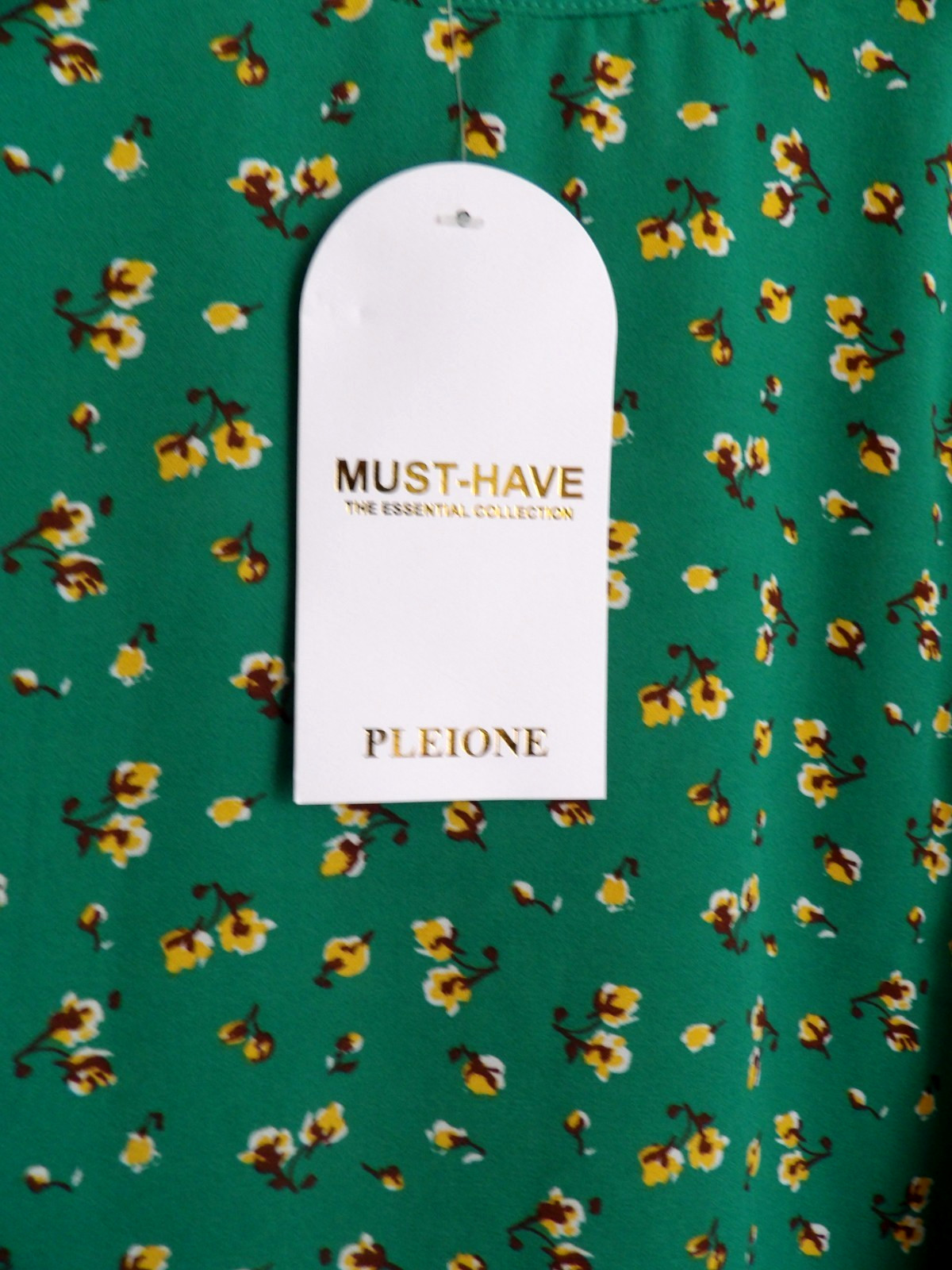 Pleione Women’s Short Slevee Blouse, Green Floral, Size Small NWT