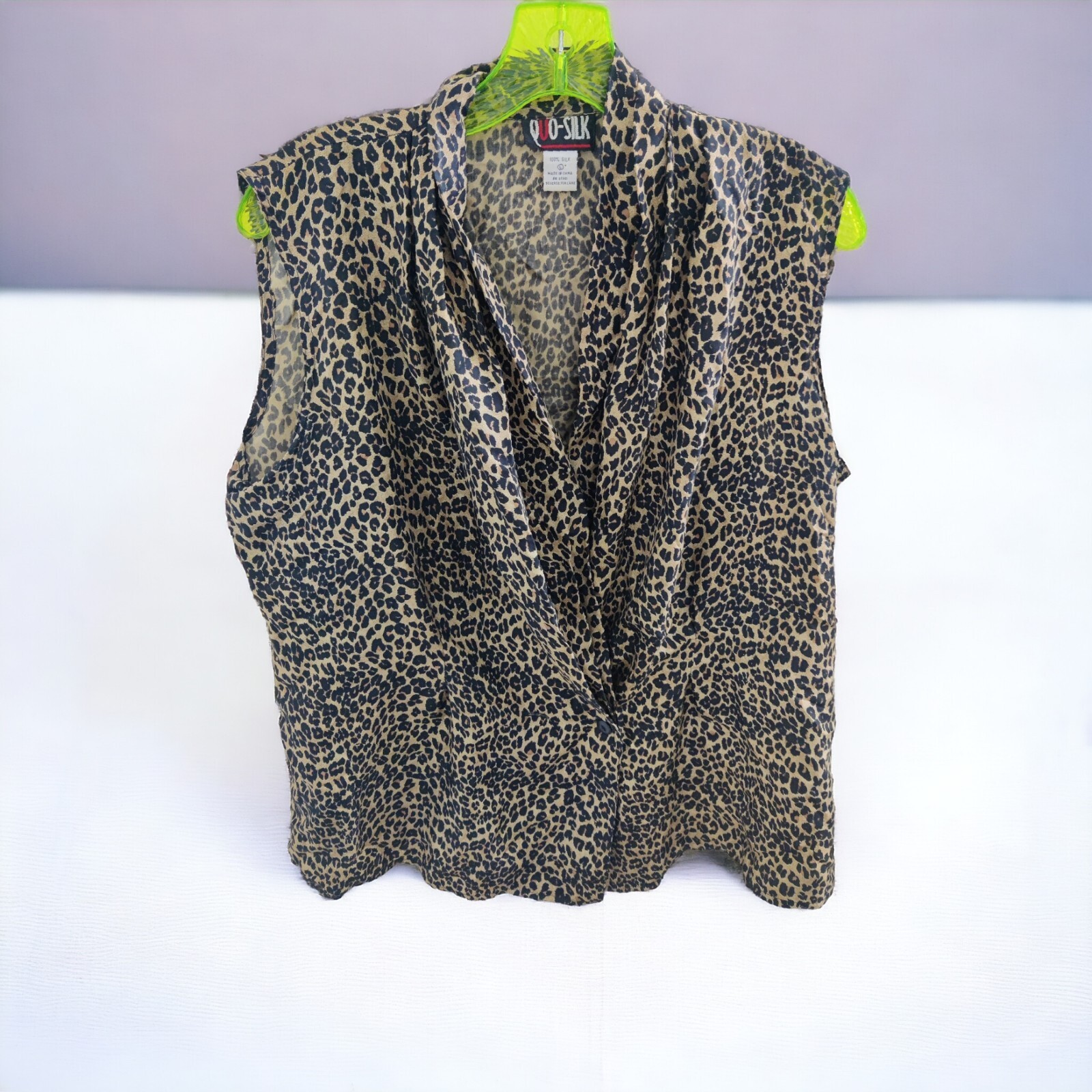 QUO 100% SILK Blouse Top Animal Print Sleeveless Cross Over Button Size L.