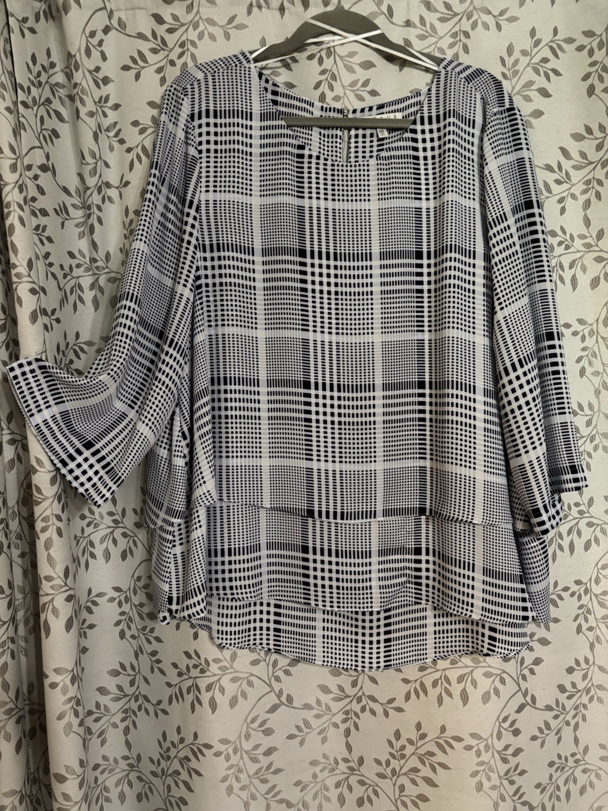 Chaus Womens Navy/White Plaid Chiffon Blouse, layered bottom, button back, XXL