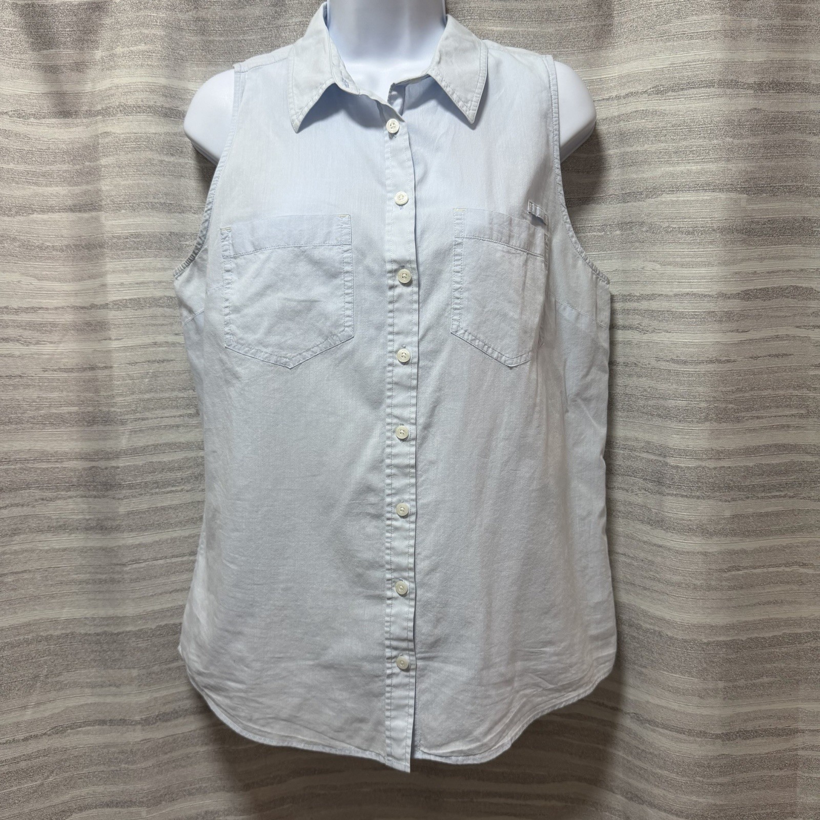 Patagonia Button-Up Shirt M Light Blue Organic Cotton Collared Sleeveless Pocket