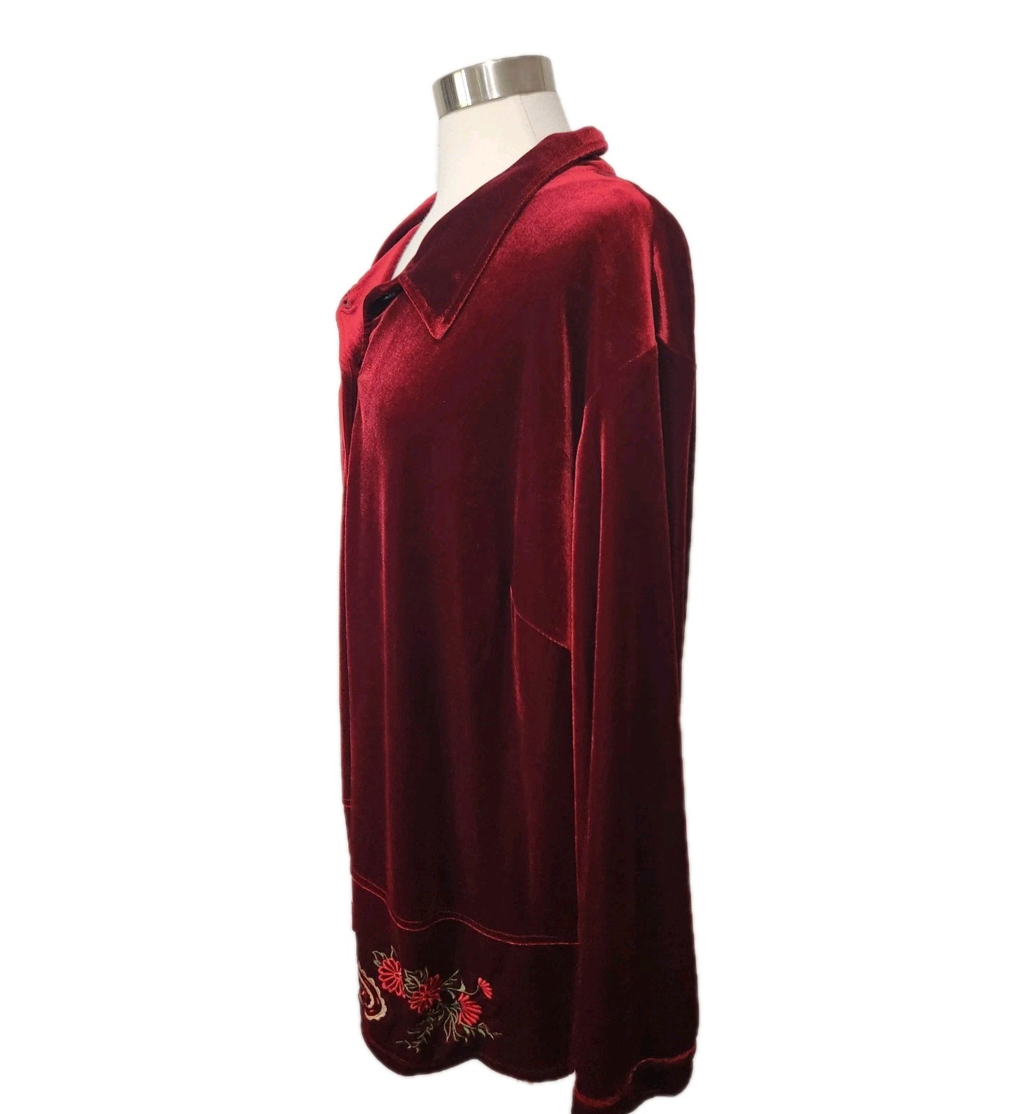Studio Ease Burgandy Velour Top Blouse 24W Floral Embroidered Hem Button Accents