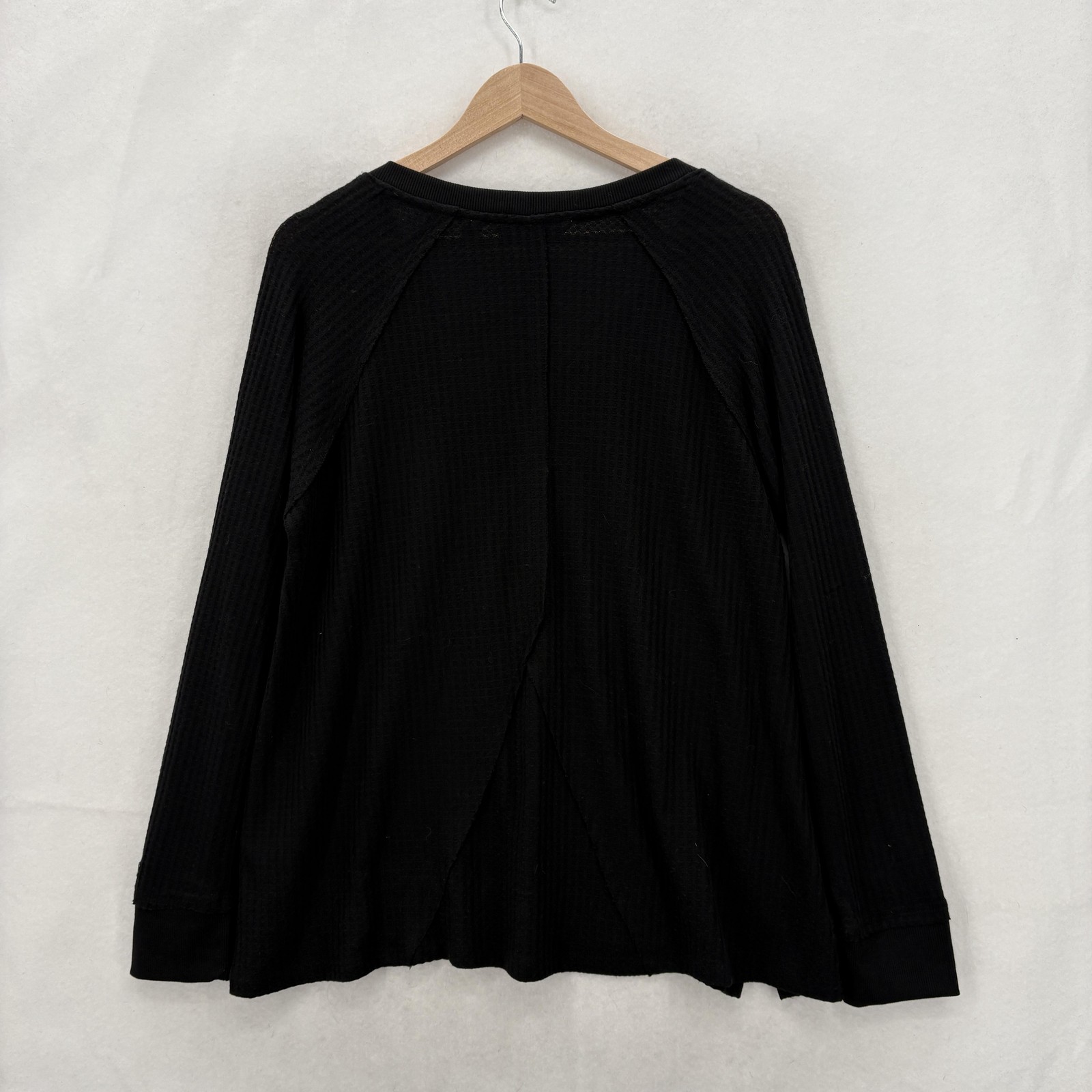 Calvin Klein Jeans Shirt Womens XL Black V-Neck Raglan Long Sleeve Thermal NWT