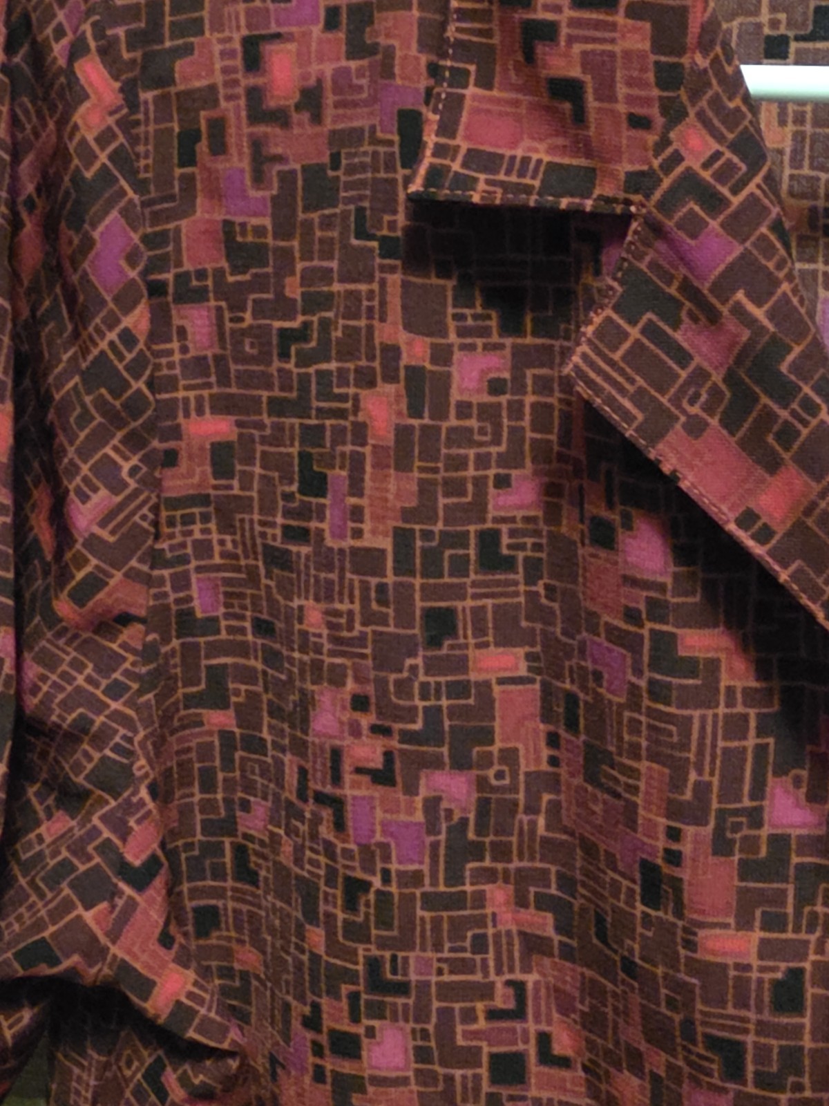 Sag Harbor Petite Vintage Short Sleeve Button Up Shirt Red Geometric Blouse Med