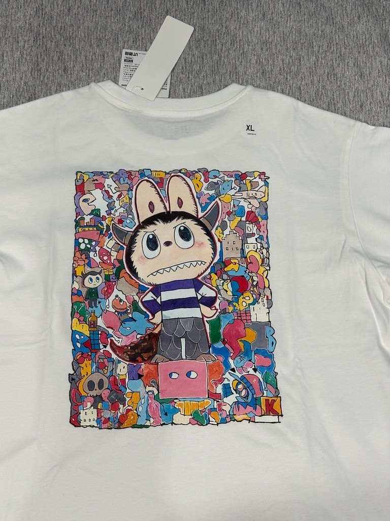Sz XL Fits Like Lrg Uniqlo POP MART UT Graphic Shirt THE MONSTERS LABUBU Japan