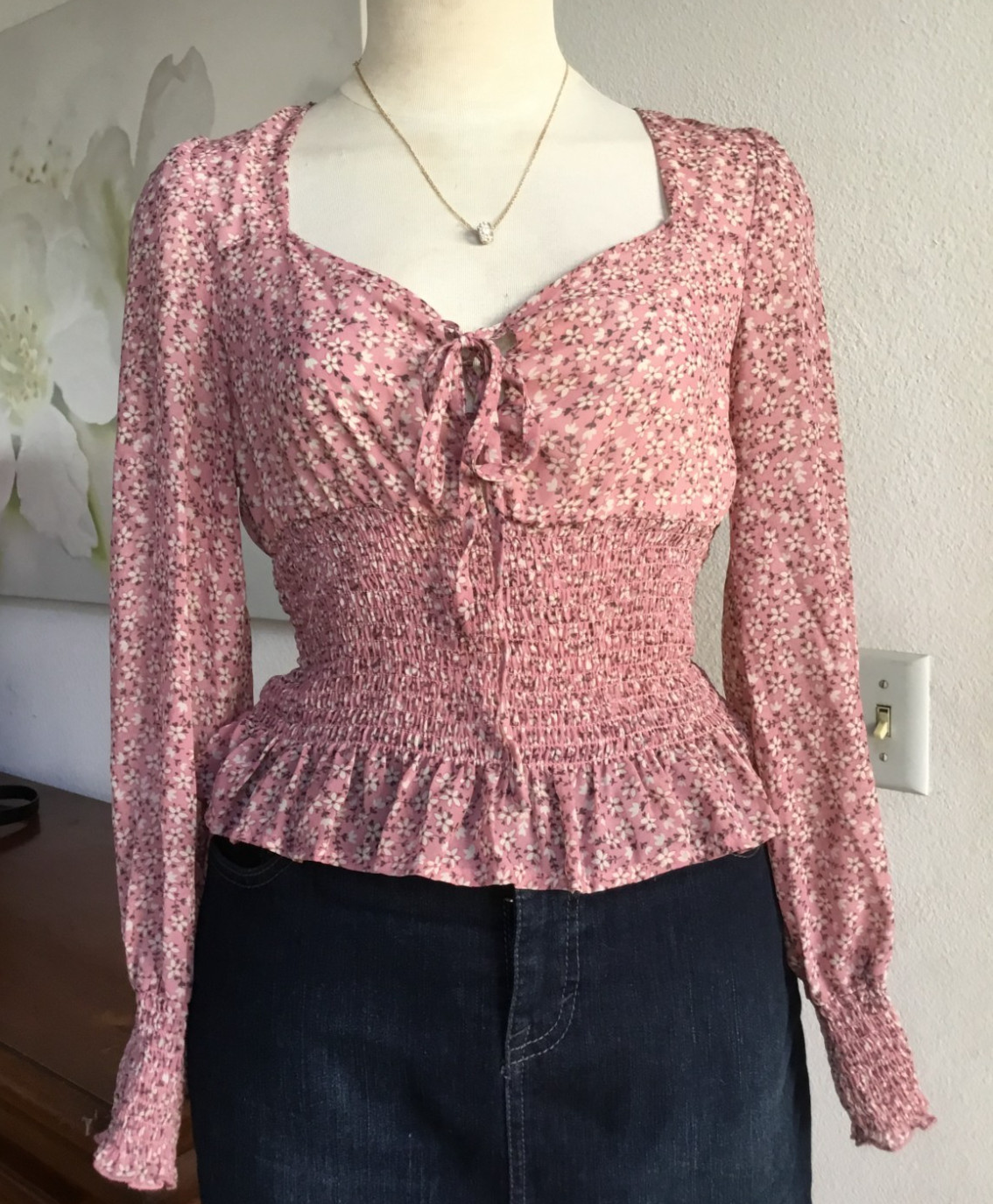 LOVE TREE Casual Floral Printed Cropped Top Blouse Smocked Waist Long Sleeve M