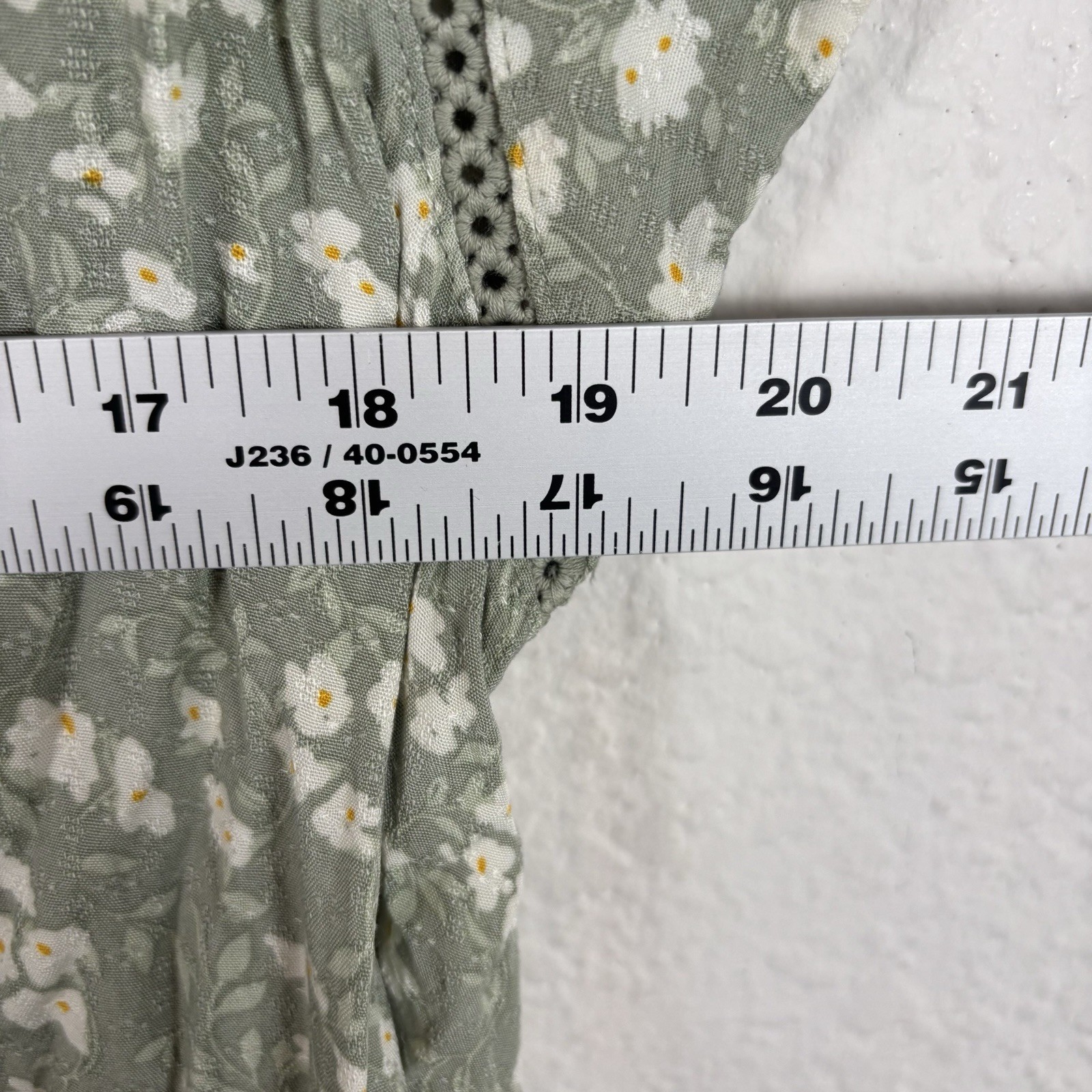 Buffalo David Bitton Womens T Shirt Sz XL Short Sleeve Floral Blouse Excellent