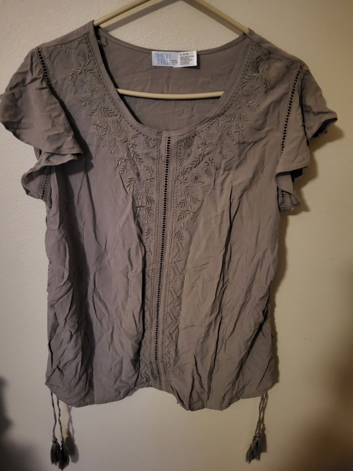 Time Tru Xl 16 18 Tan Embroidered Cap Ruffle Sleeve Cut Out Gathered Side…
