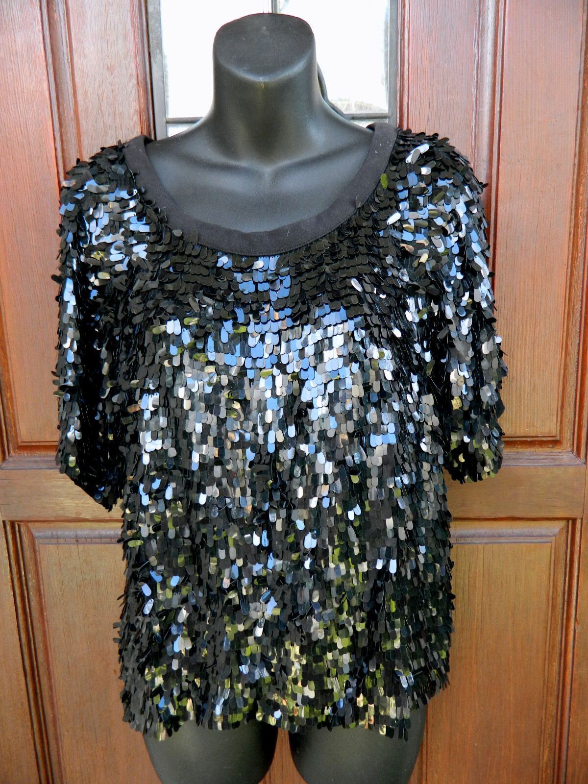 FRENCH CONNECTION WOMEN BLACK RAINING SEQUINS SZ 2 TOP Short Sleeve NWOT