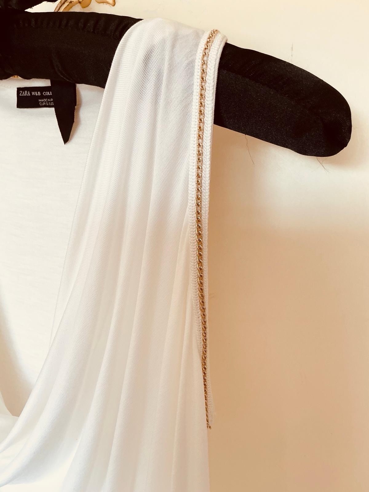H&M Size S ( 10 – 12 ) Ivory / Gold Chain Trim Drape Neck Silky Jersey Top. VGC
