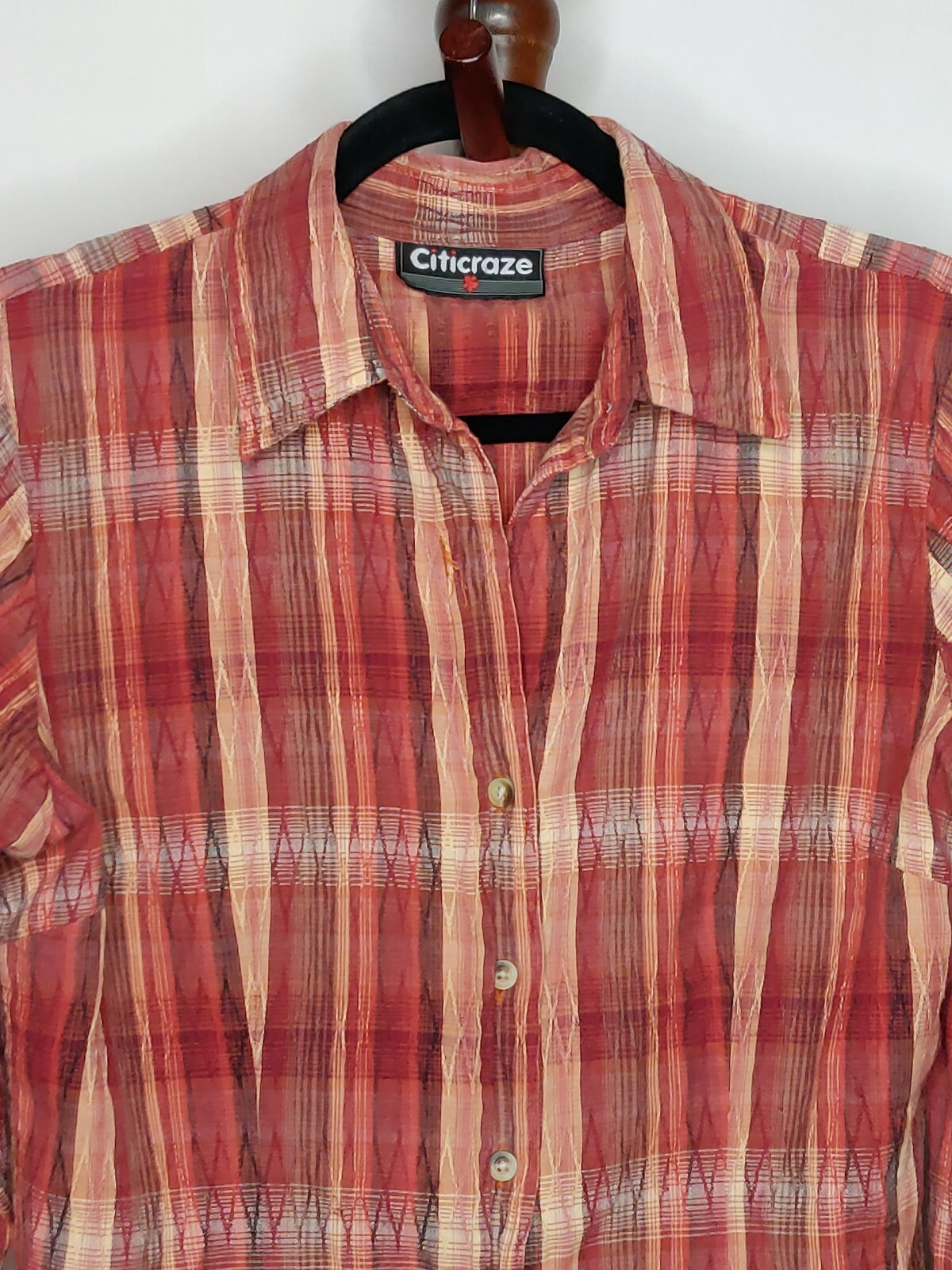 Citicraze women’s size M? shirt multicolor print collared button up long sleeves