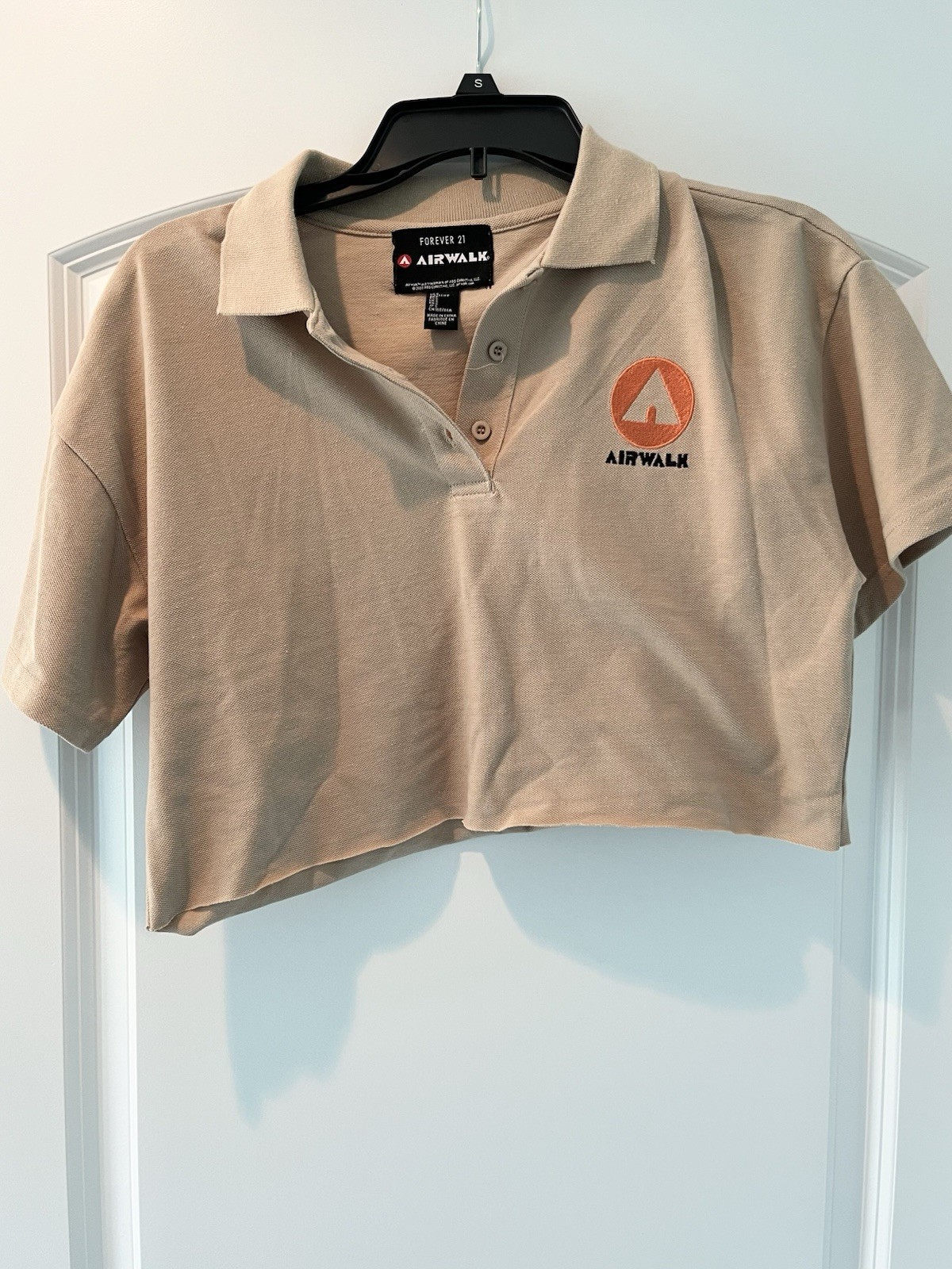 NWOT Forever 21 Airwalk SMALL Women’s Cropped Polo top Khaki Embroidered Logo