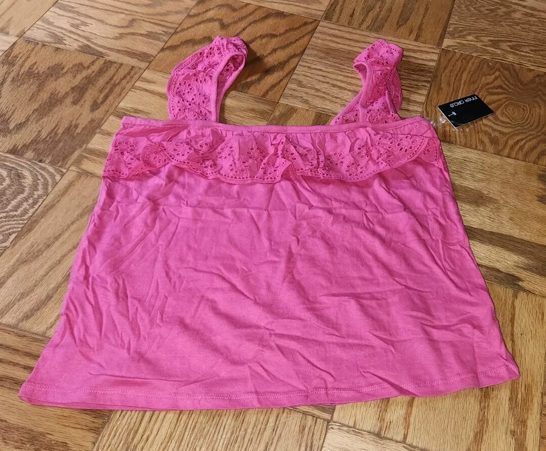 Inner Circle Top Embroidered Size Large