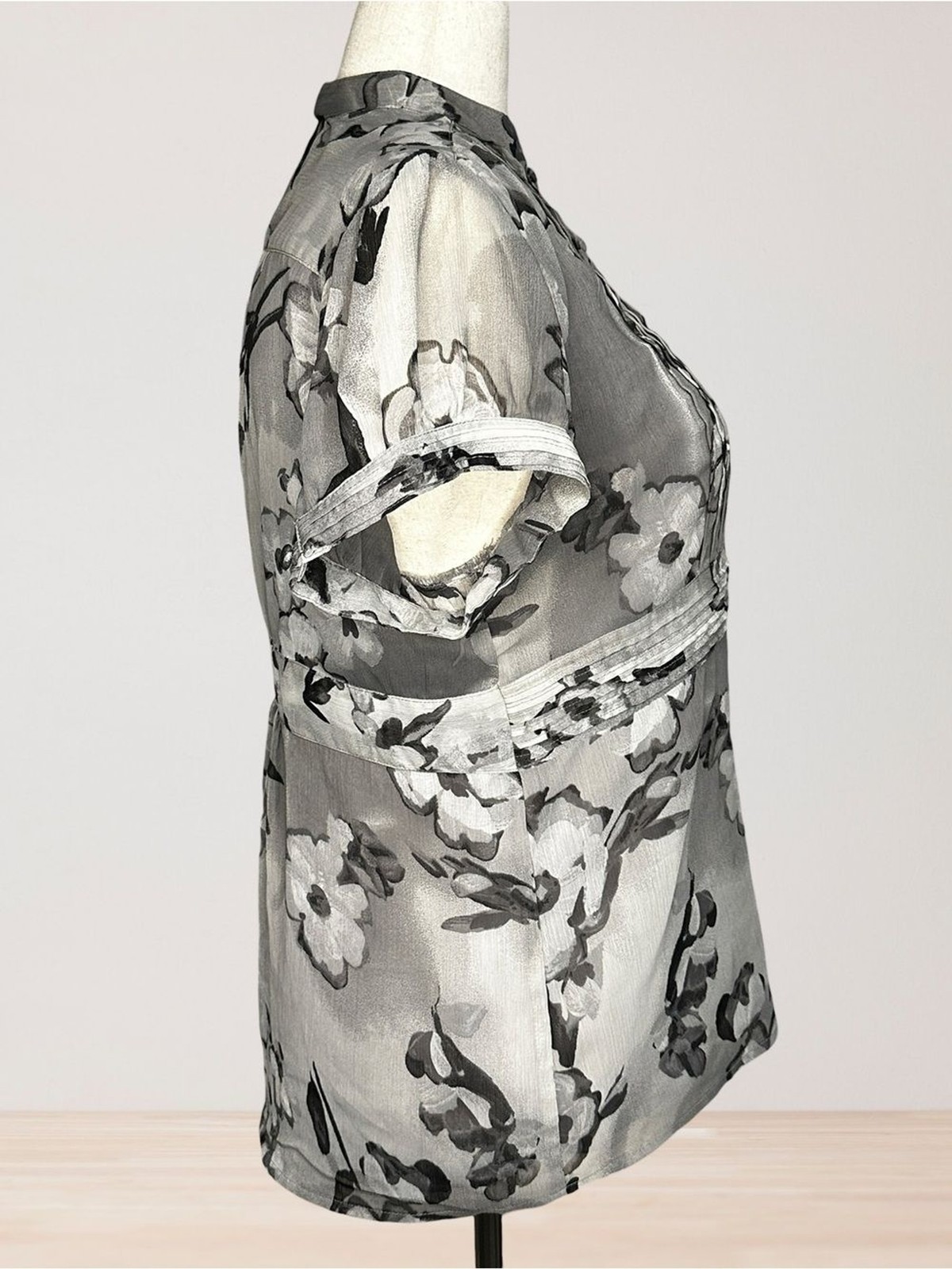 Apt. 9 Sheer Black and Gray Lightweight Top