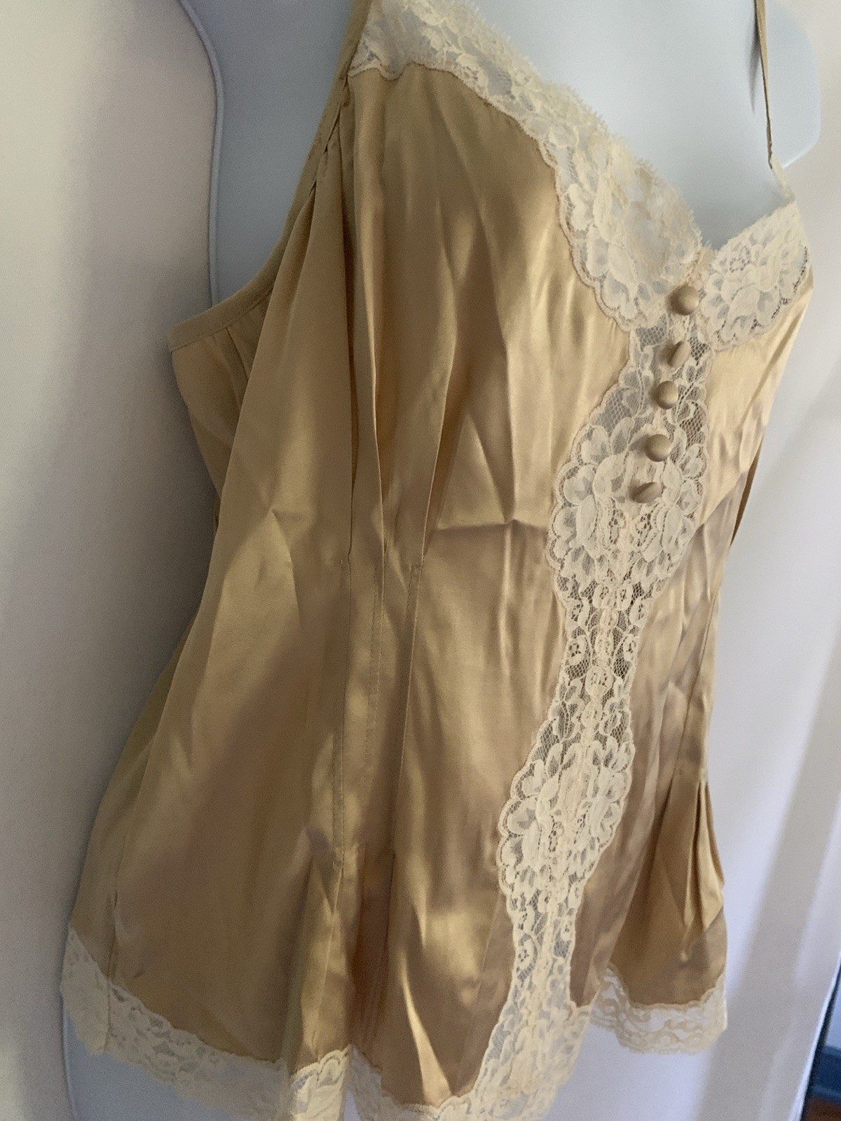 Banana Republic Beige Silk & Lace Camisole Cami Top Y2K c2005 Size 10 MSRP $58