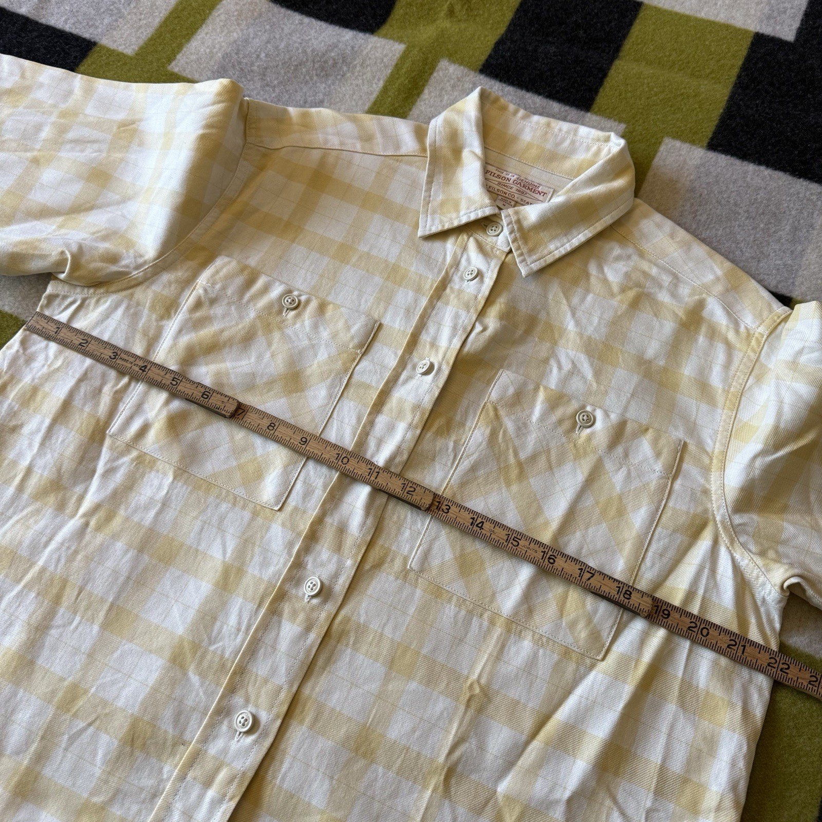 CC Filson Women’s Light Weight Alaskan Guide Flannel Shirt Medium Canary Yellow