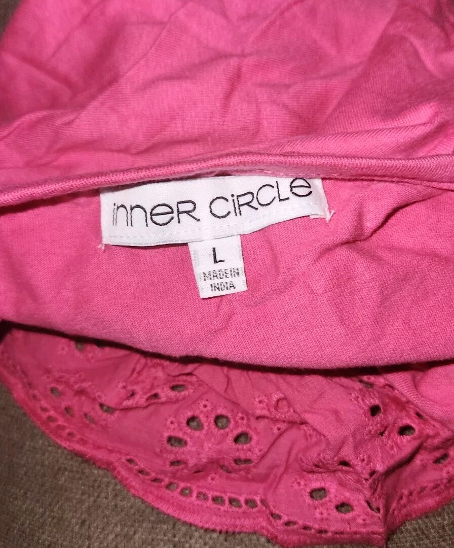Inner Circle Top Embroidered Size Large
