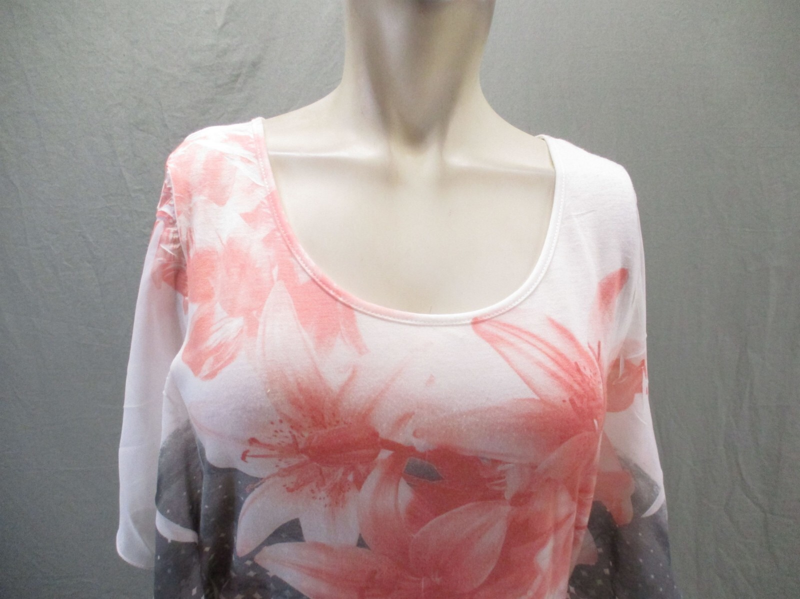 Espresso Size L Women Floral Round Neck Short Sleeve Gathered Side Flowy Top 429