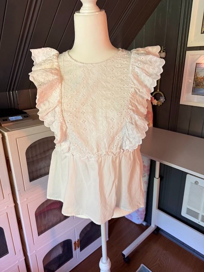 Women’s boho meets cottagecore blouse, perfect for any occasion – Size Large