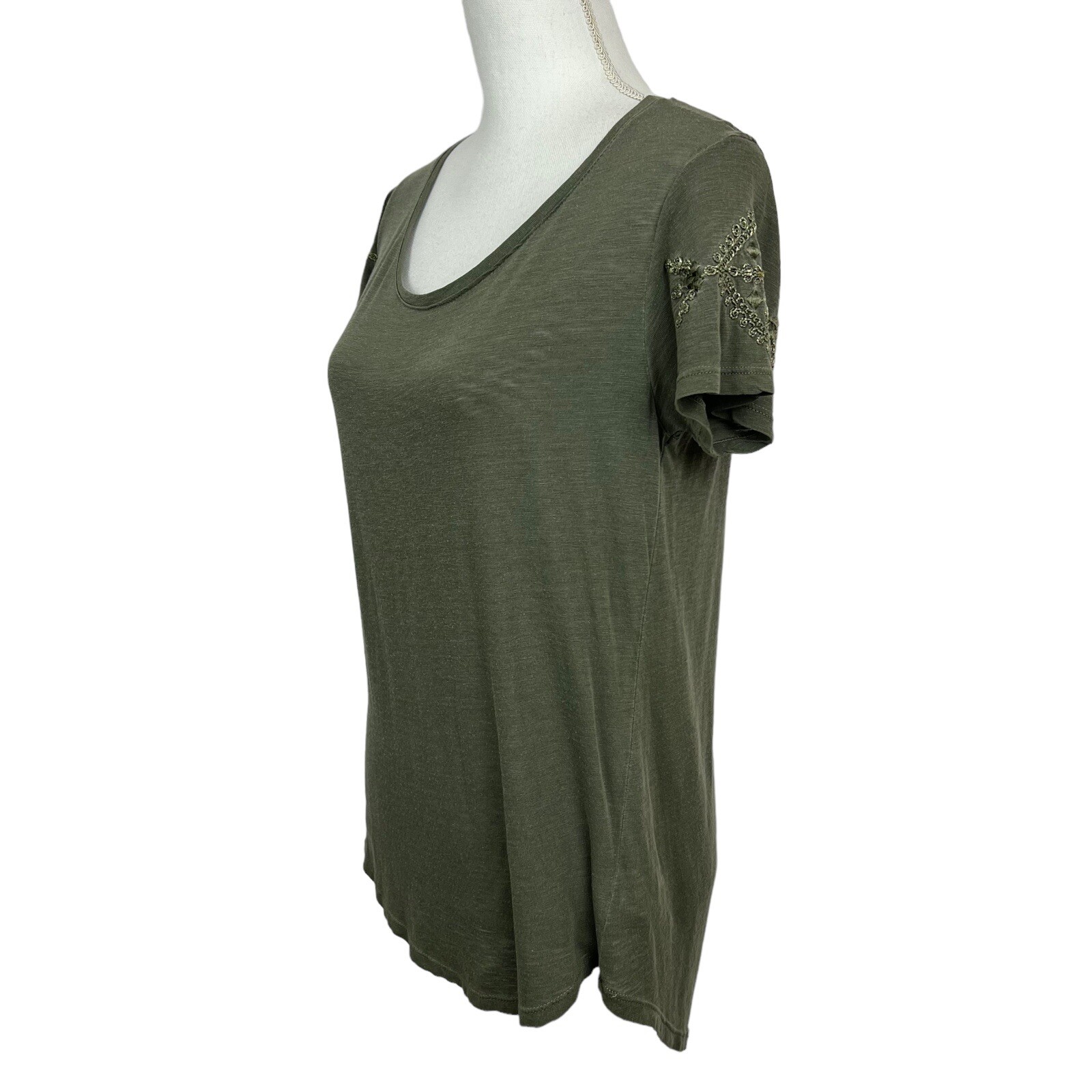 LUCKY BRAND Women’s Pullover Distressed Top Sz Medium Color Green Stretch SS