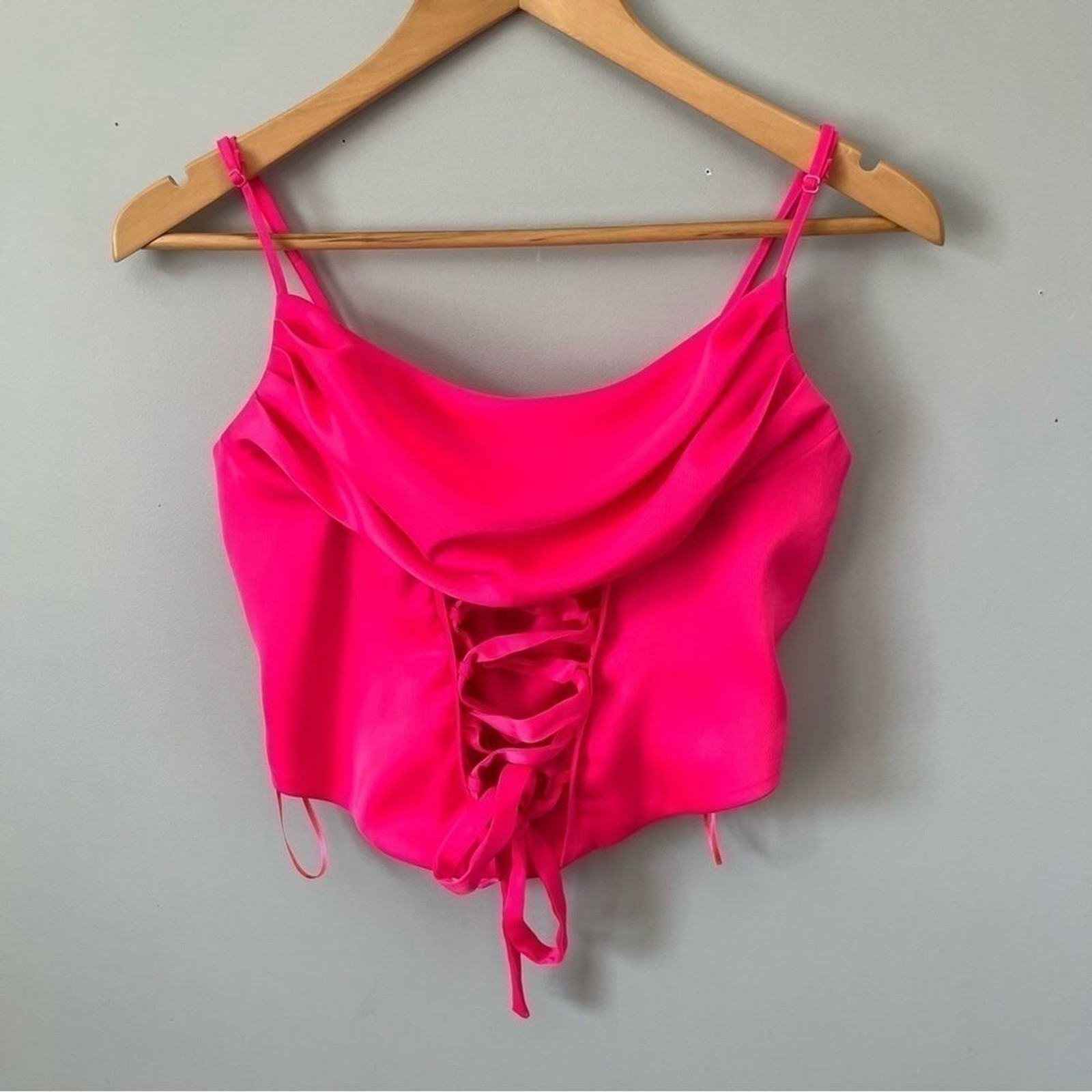 Urban Outfitters Silence + Noise Mimi Cowl Neck Barbie Pink Halter Top Sz M NWT