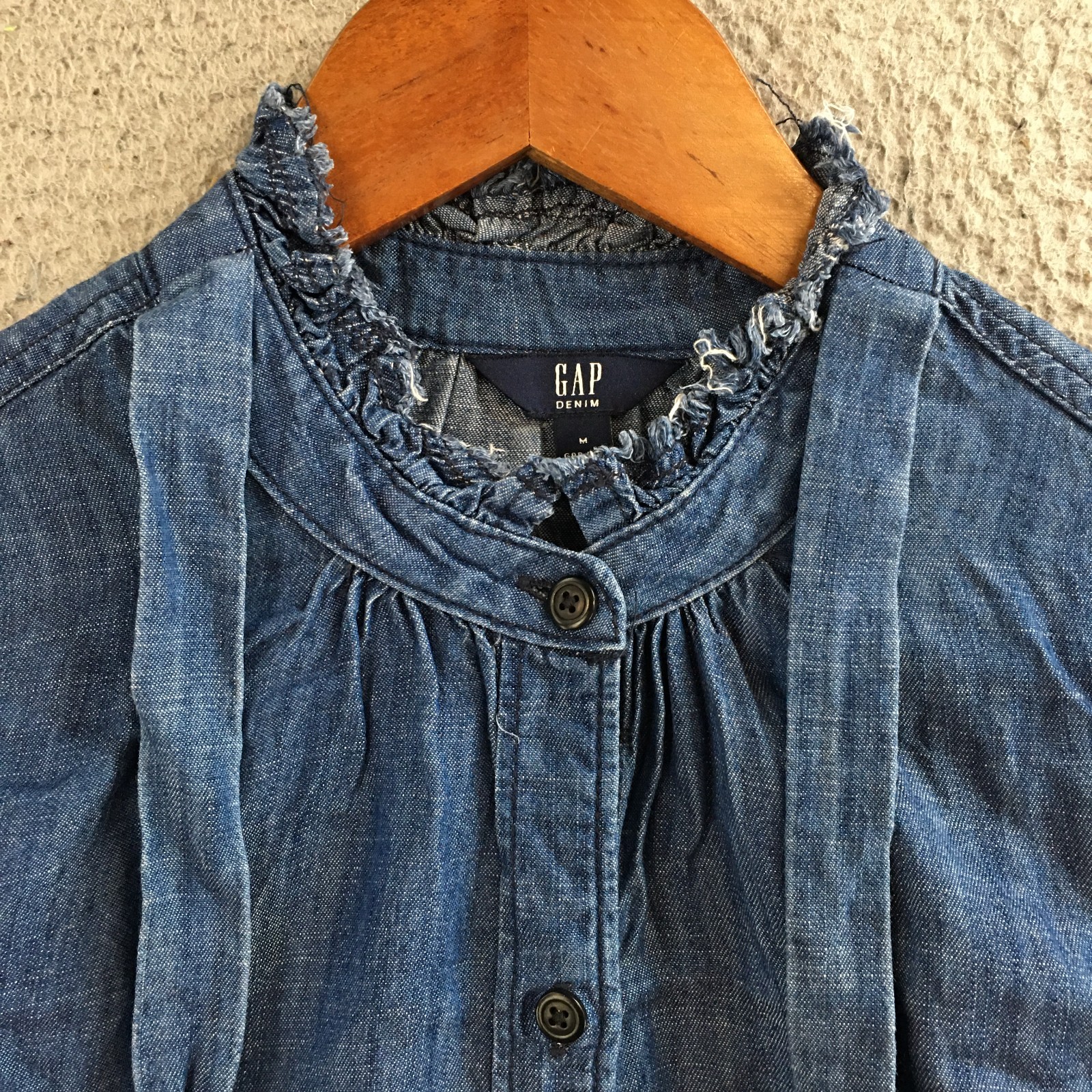 Gap Denim Blouse Womens Medium Long Sleeve Ruffle-Neck Button Front Casual Blue