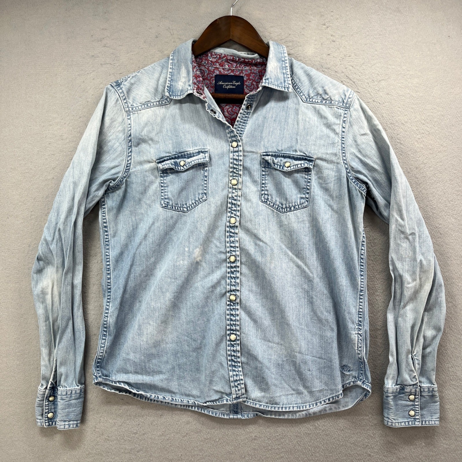 American Eagle Denim Shirt Womens L Blue Pearl Snap Western Cowgirl Distressed