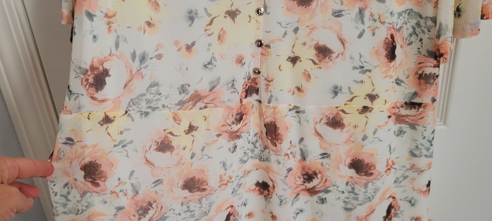 NWOT A Love Story Woman’s Floral Blouse Top Size 2X Gold Tone Buttons Buttons
