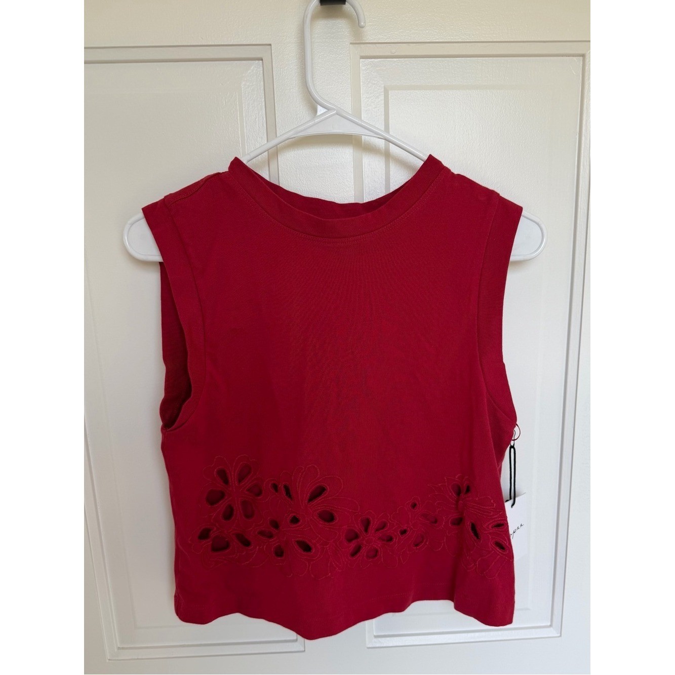 NWT Japna Red Floral Eyelet Embroidered Sleeveless Cotton Top S