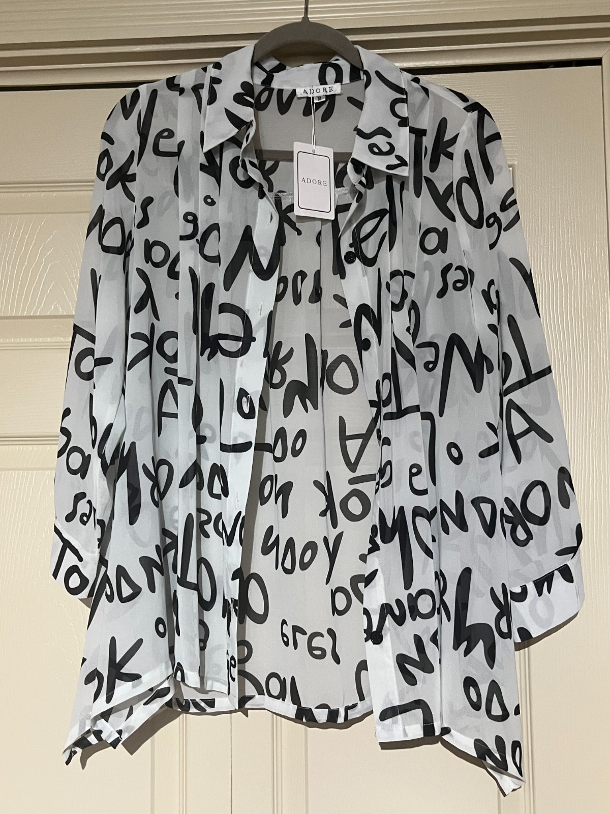 Women sheer lightweight abstract print shirt jacket button front Size M new