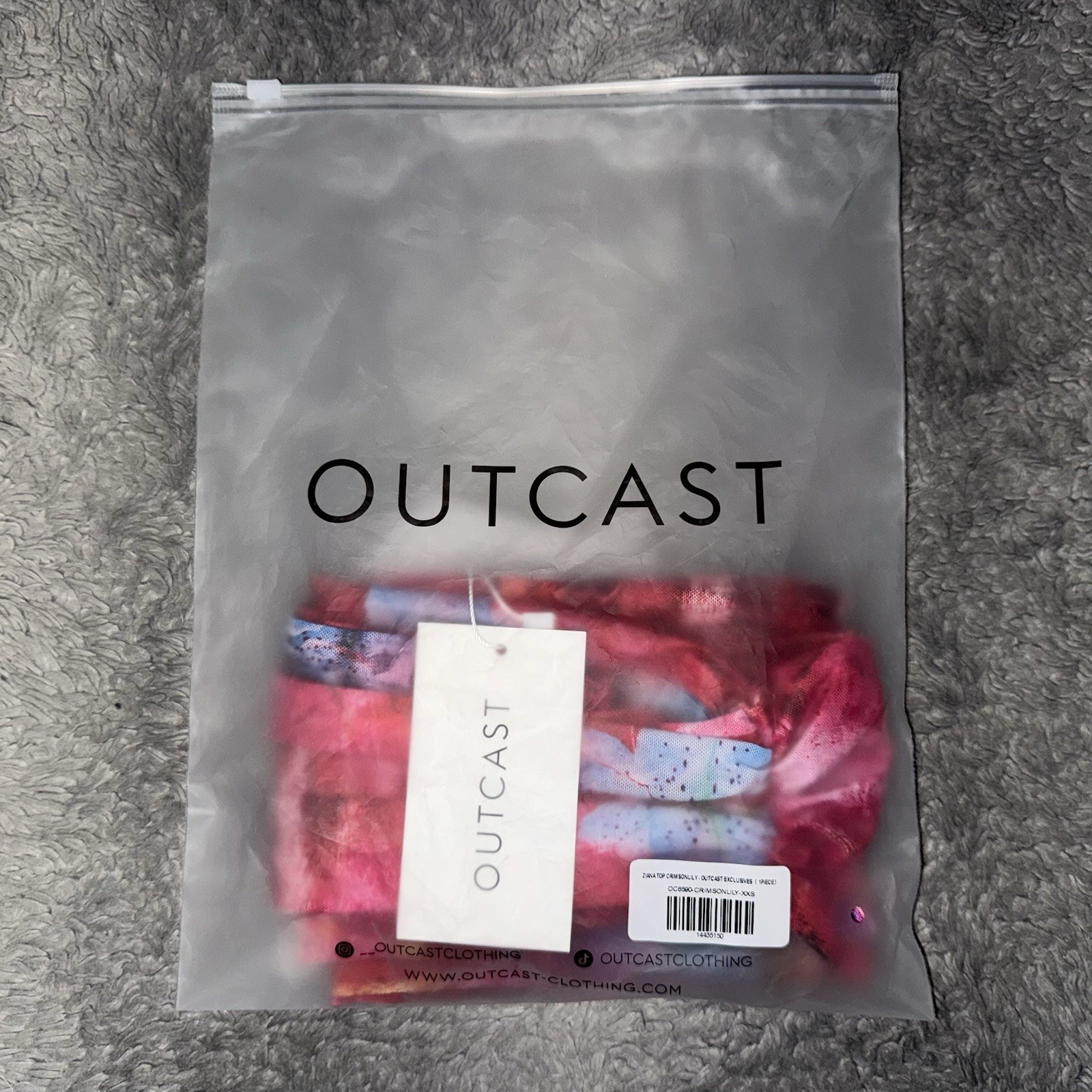 OUTCAST ZIANA TOP CRIMSON LILY