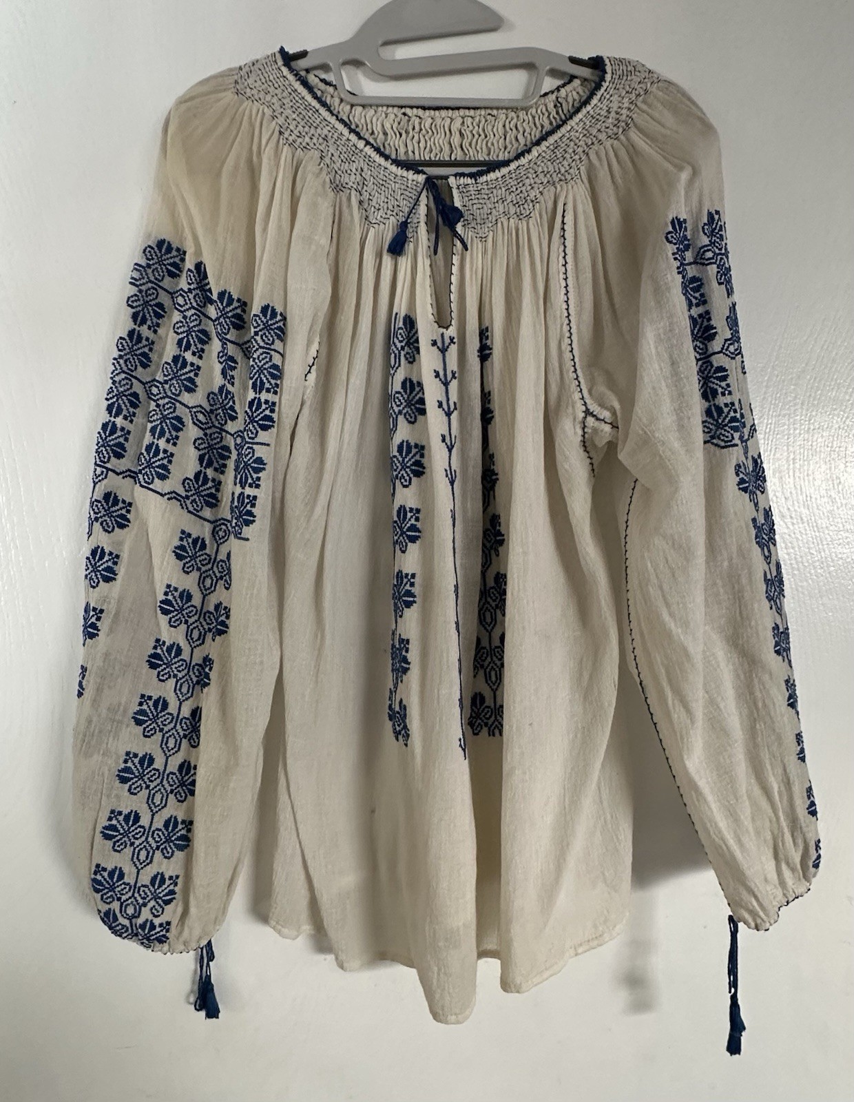 VTG Romanian Hand-embroidered Peasant Blouse White Blue Floral Cross-Stitch READ