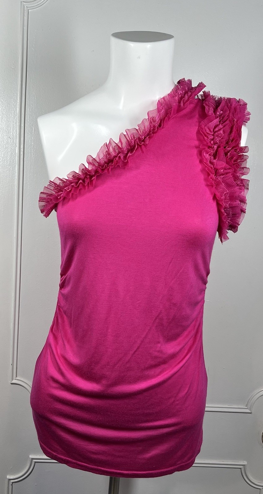 One Shoulder S/M Women’s Top Fuchsia Hot Pink Magenta With Ruffle Trim.
